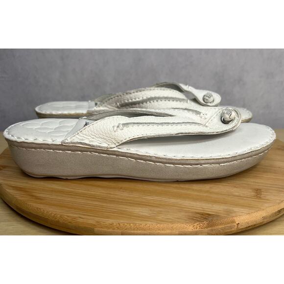 Hush puppies Shoes - Hush Puppies Womens Wedge Genuine Leather Nugget Thong Sandals Size 9M